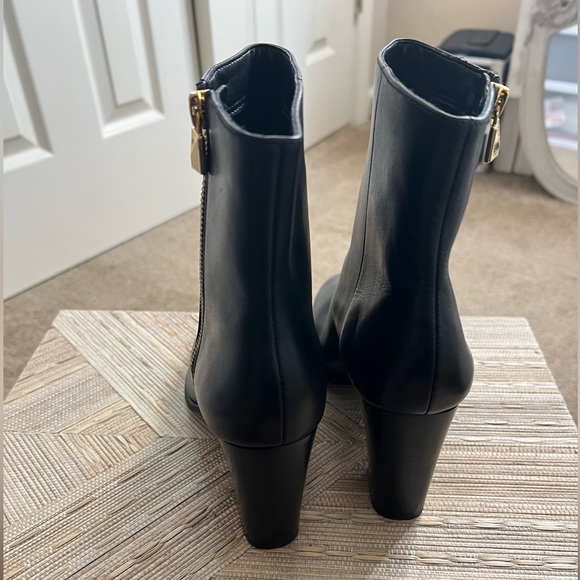 New Micheal Kors Booties size 8 - Picture 4 of 7